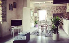 Iris Country House